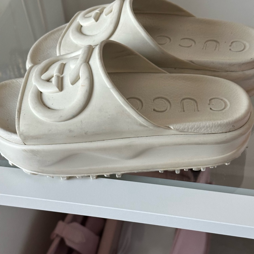 Gucci White Slide Sandals - Picture 3 of 3